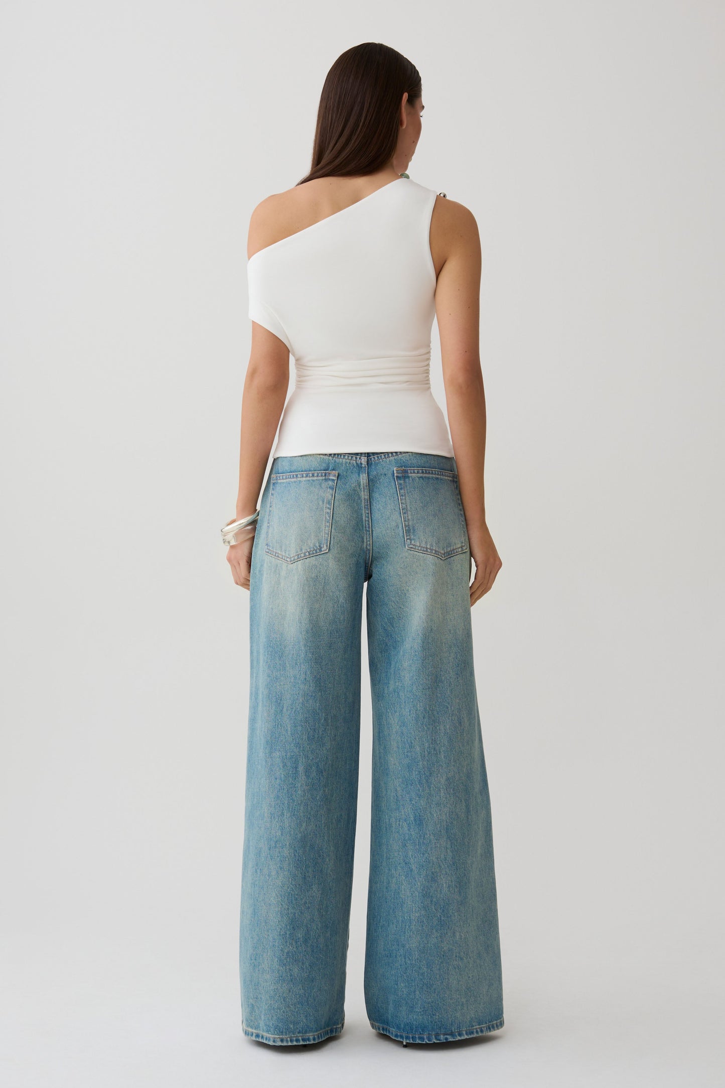 Yuna Short Sleeve Draped Hardware Top - Ivory