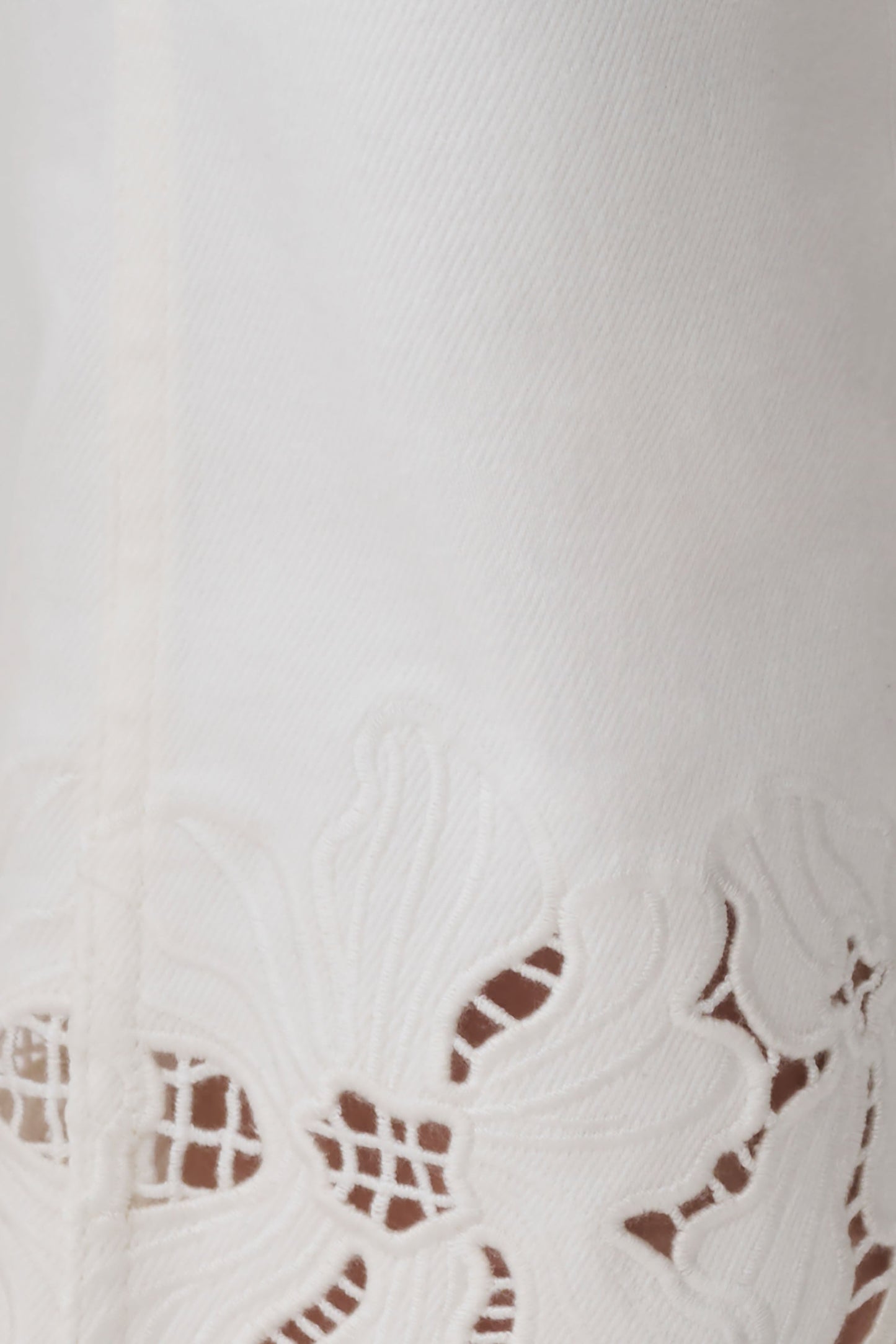Tillie Flower Embroidery Denim Capris - White
