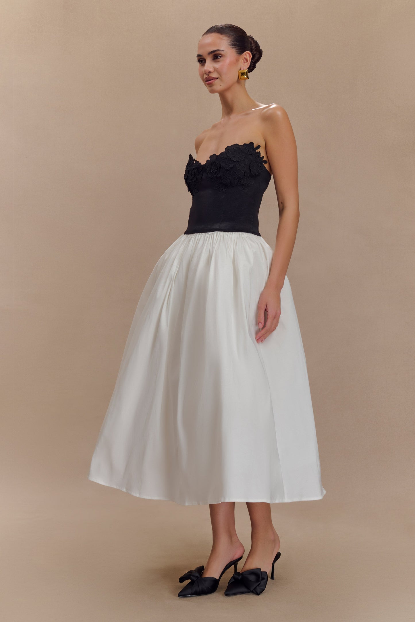 Elyssa Embroidered Contrast Midi Dress - Black/White