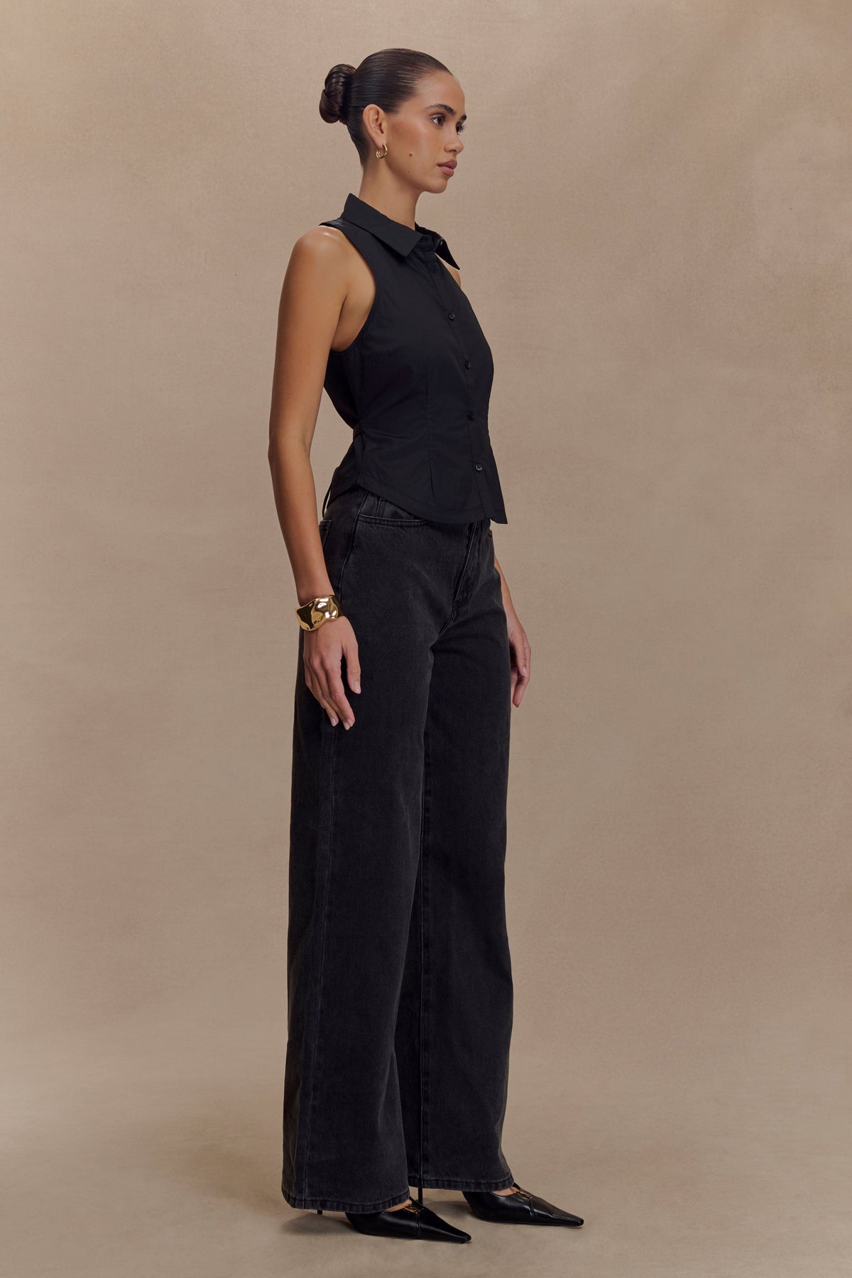 Selene Sleeveless Halter Shirt - Black