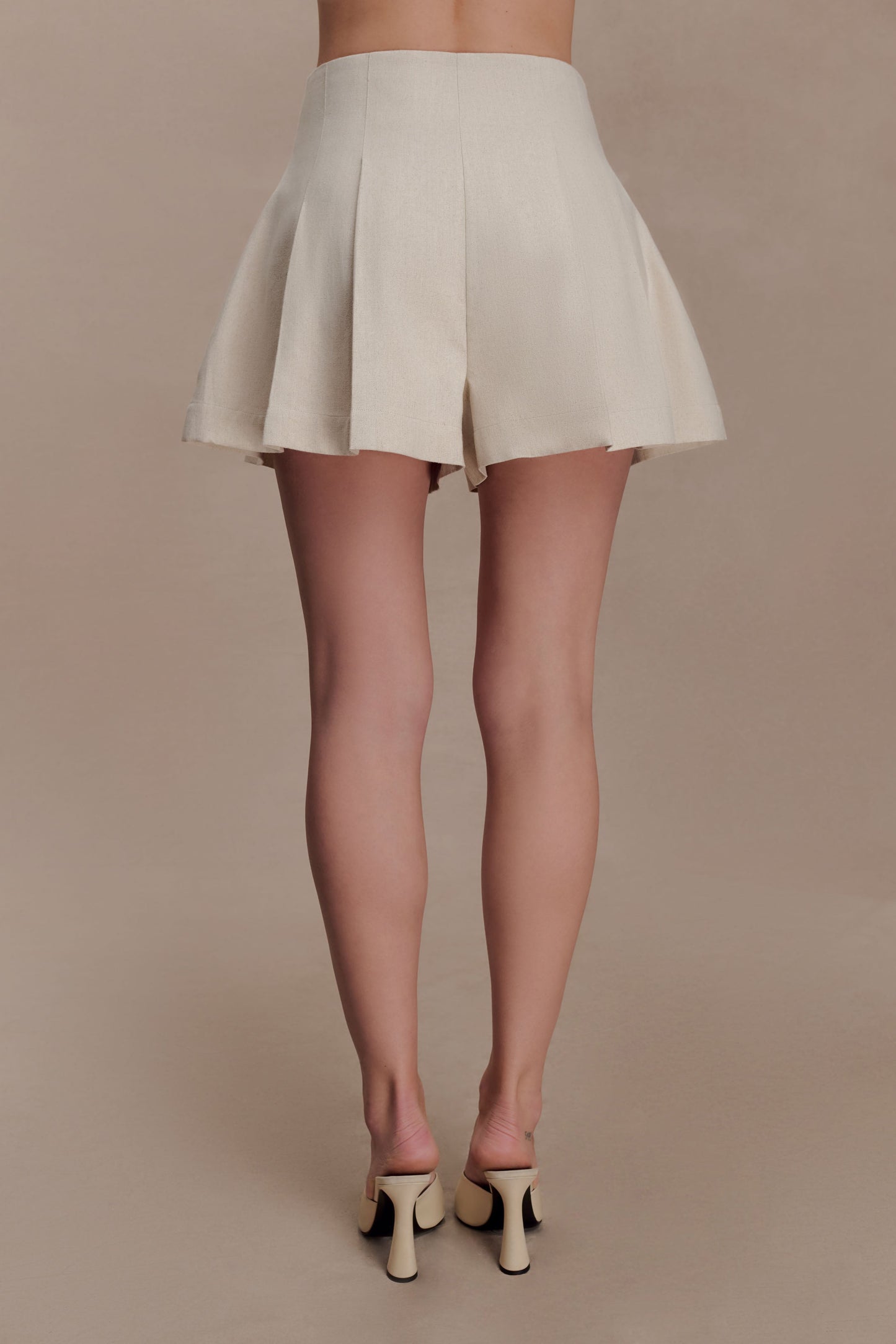 Martine Pleated Linen Short - Natural