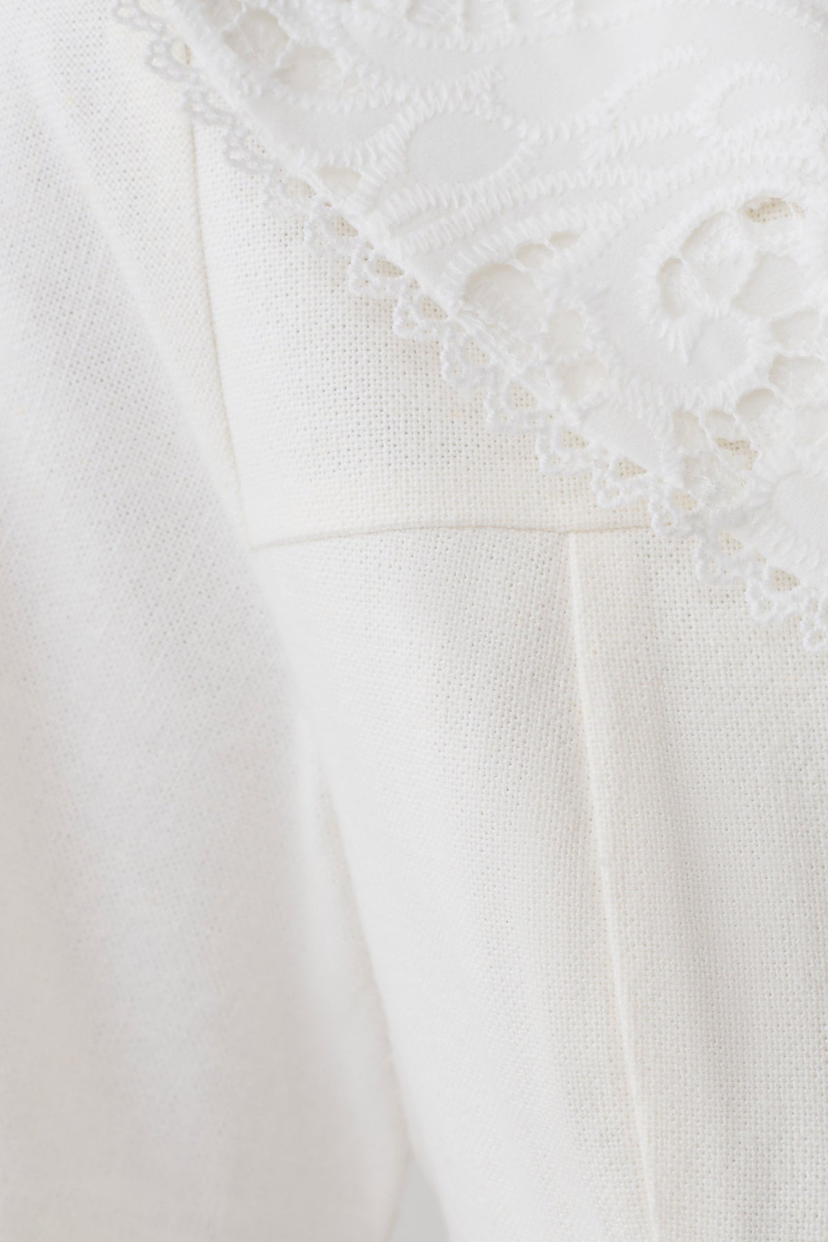 Melody Short Sleeve Shirt With Lace Collar - White