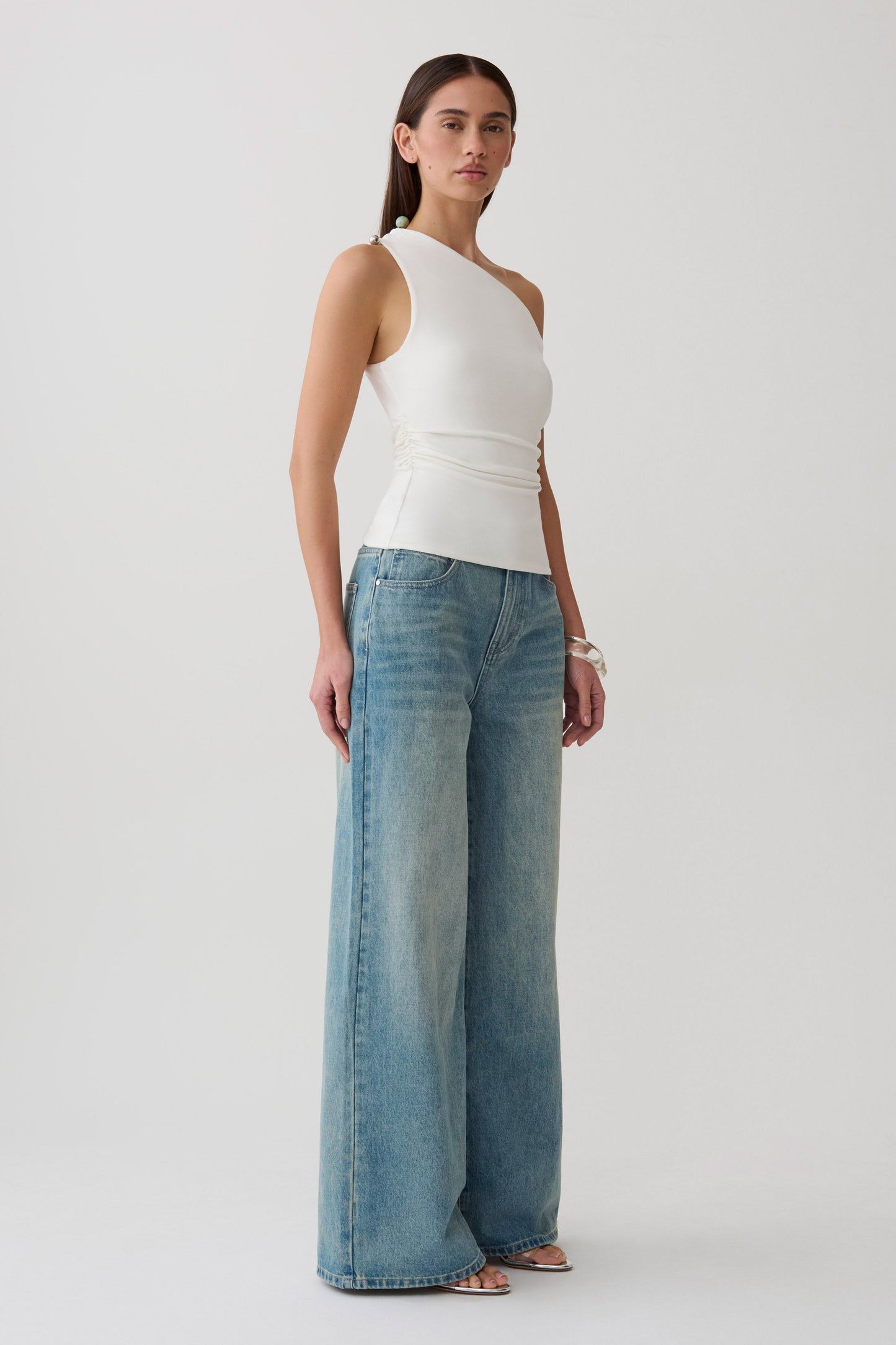Yuna Short Sleeve Draped Hardware Top - Ivory