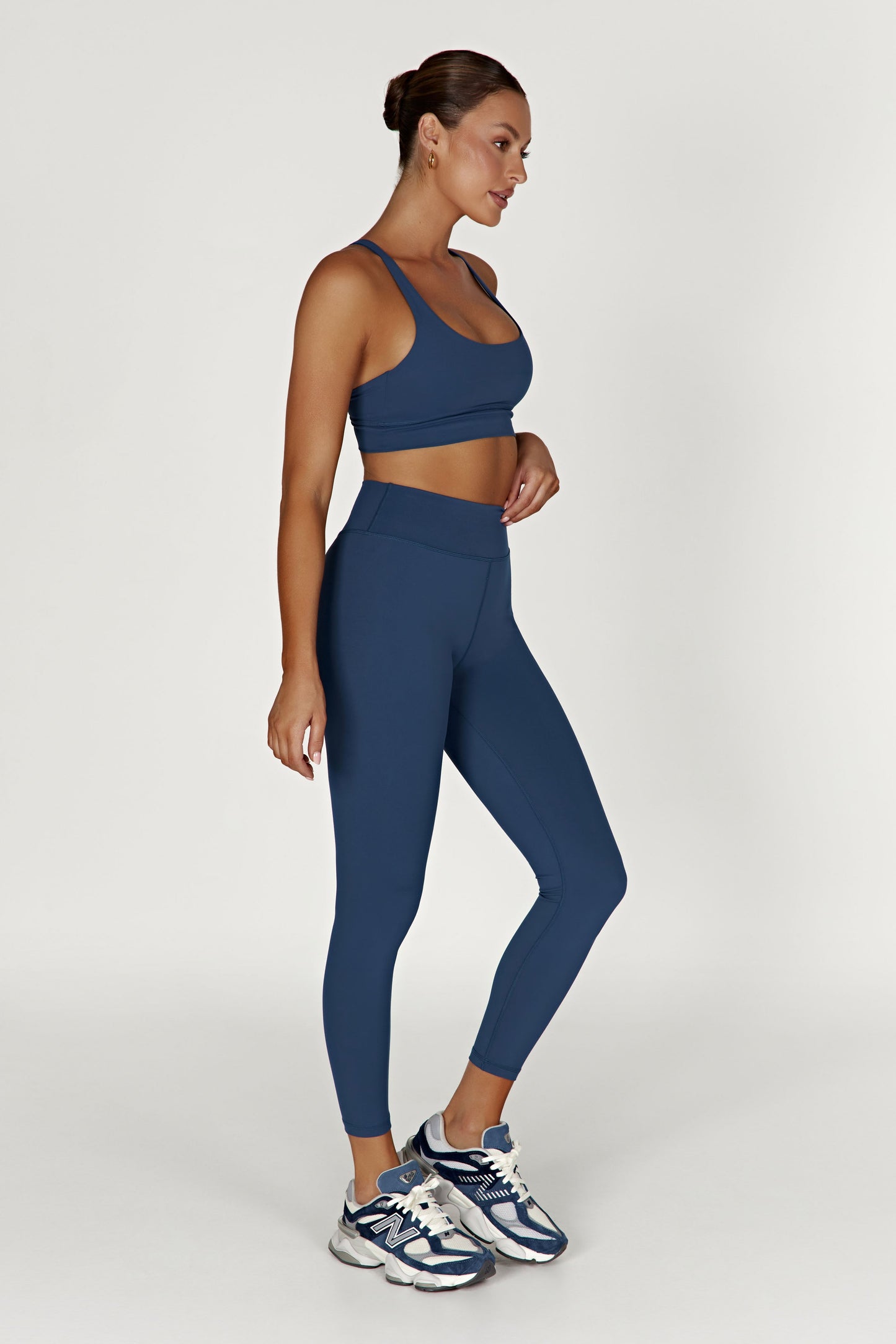 Venus V Back Leggings - Navy