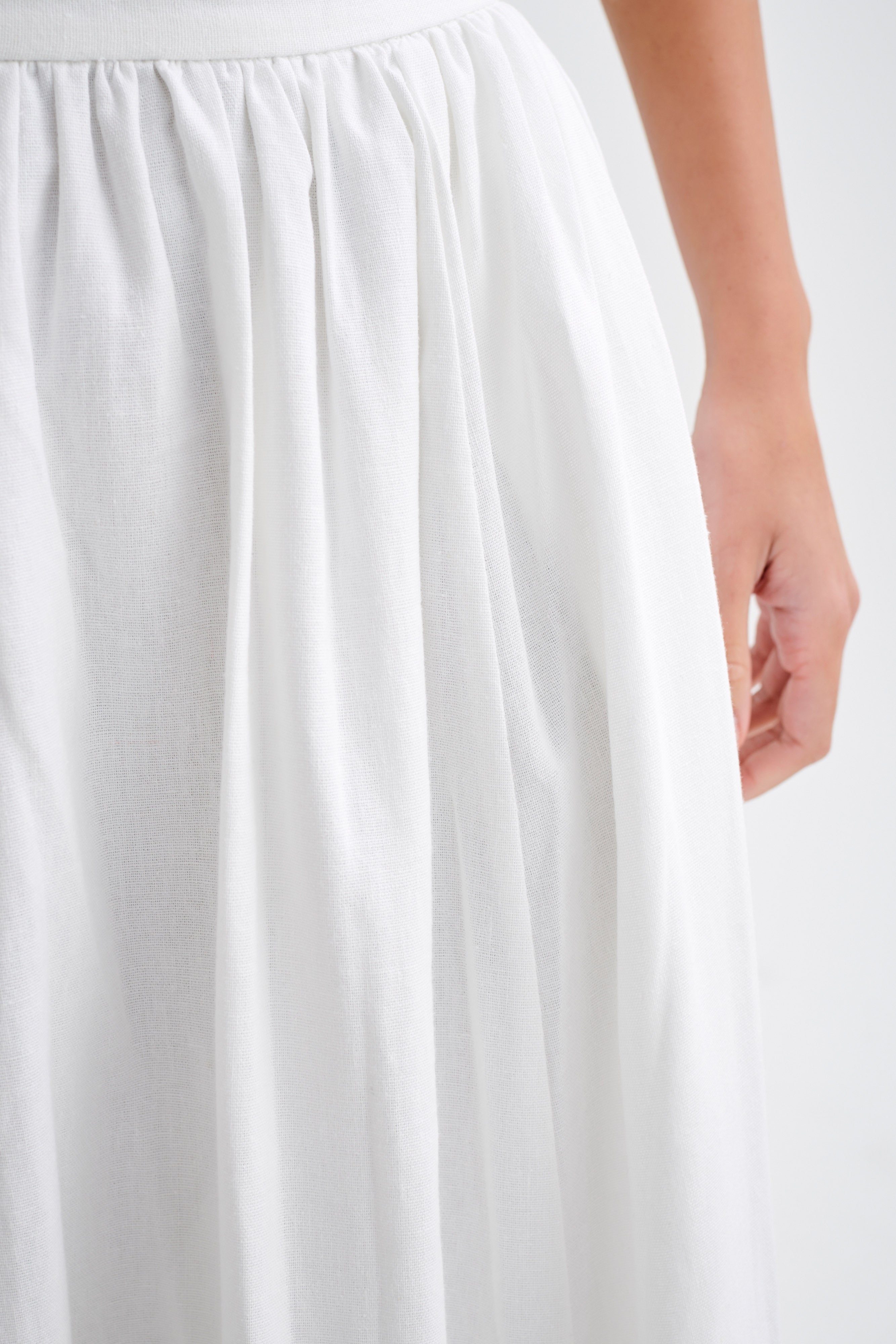 Clarence Linen A-Line Maxi Skirt - White | MESHKI UK