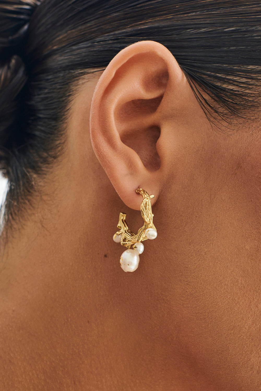Nixie Pearl C Hoop Earrings - Pearl