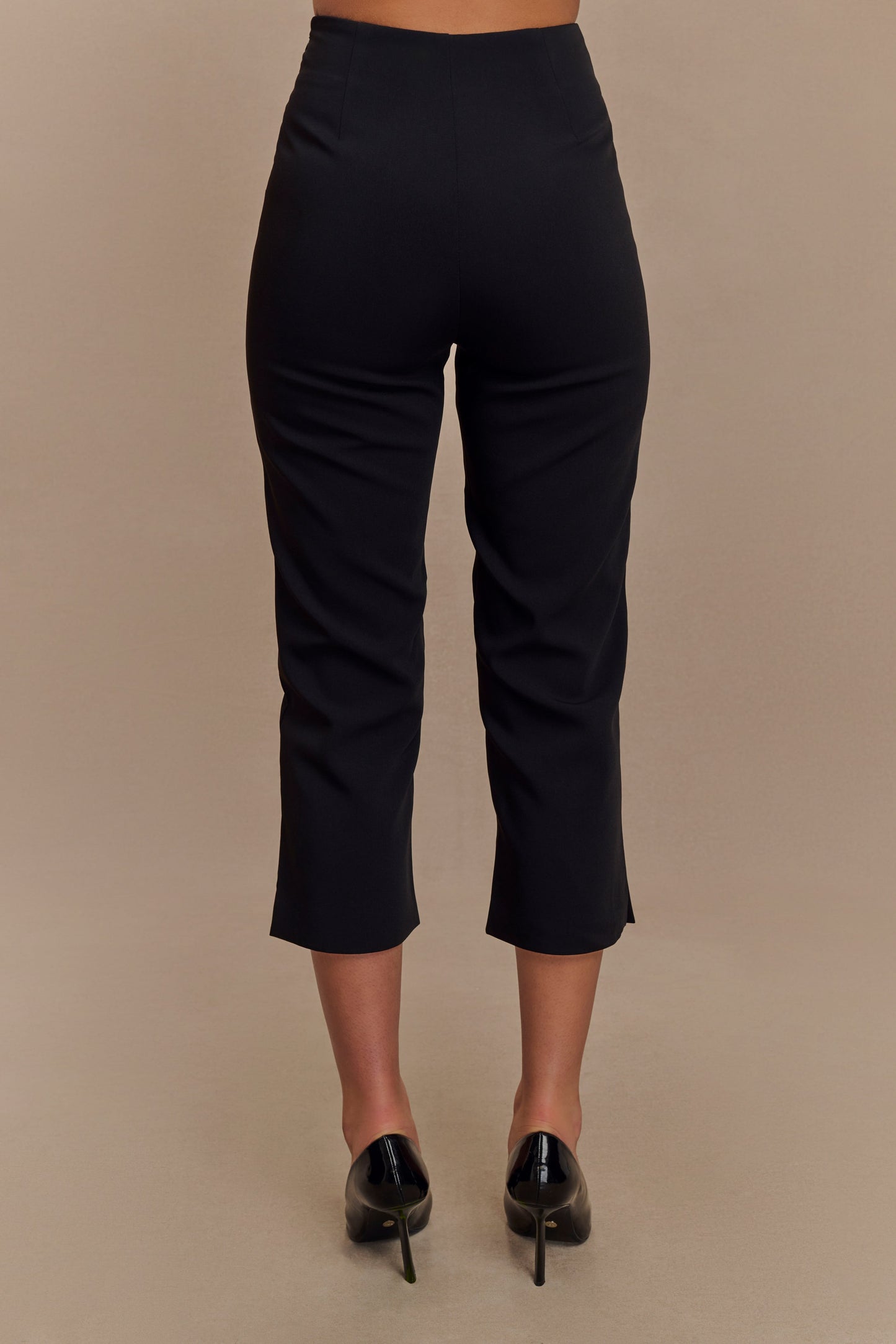 Nola Suiting Capri Pants - Black