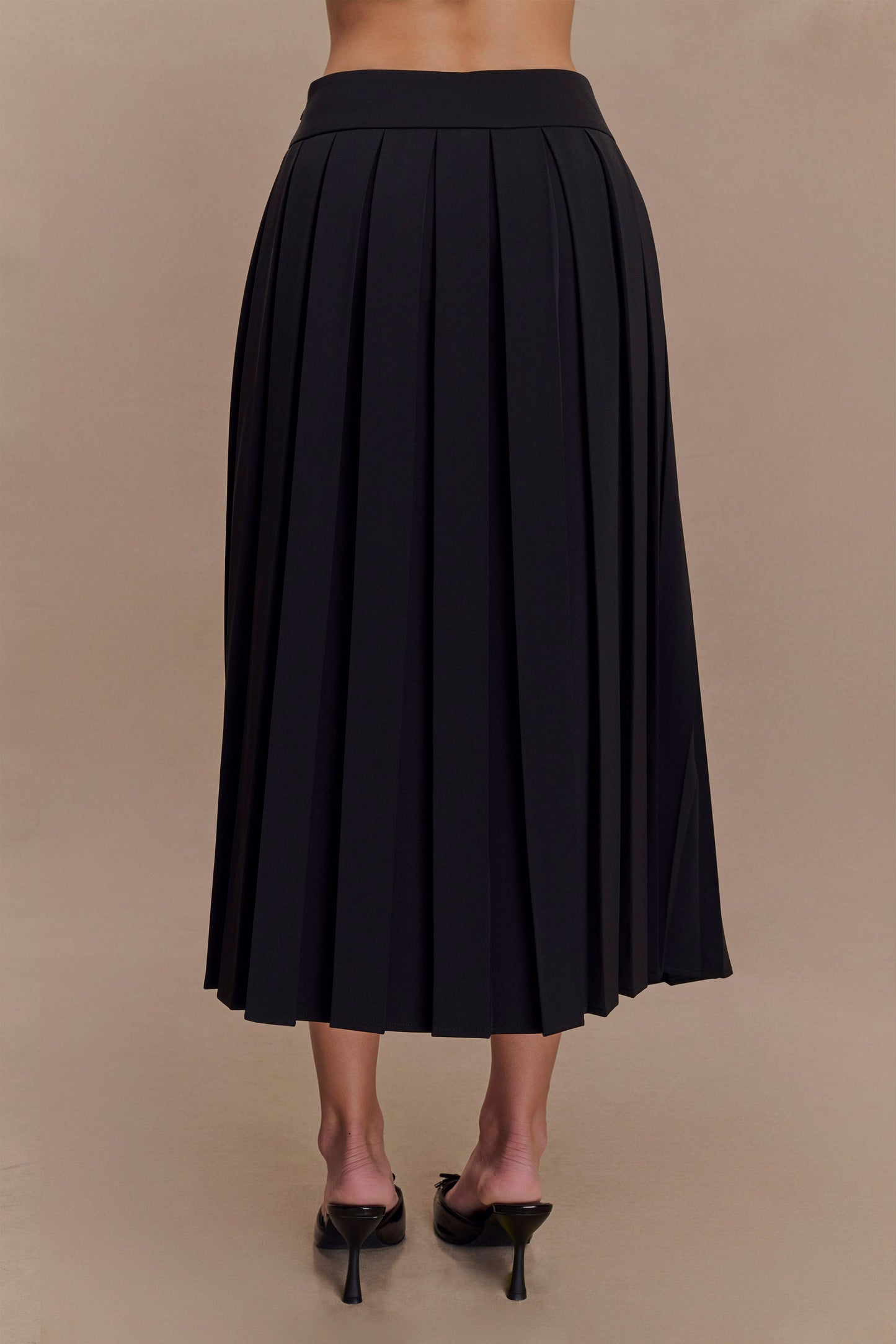 Sunny Pleated Midi Skirt - Black