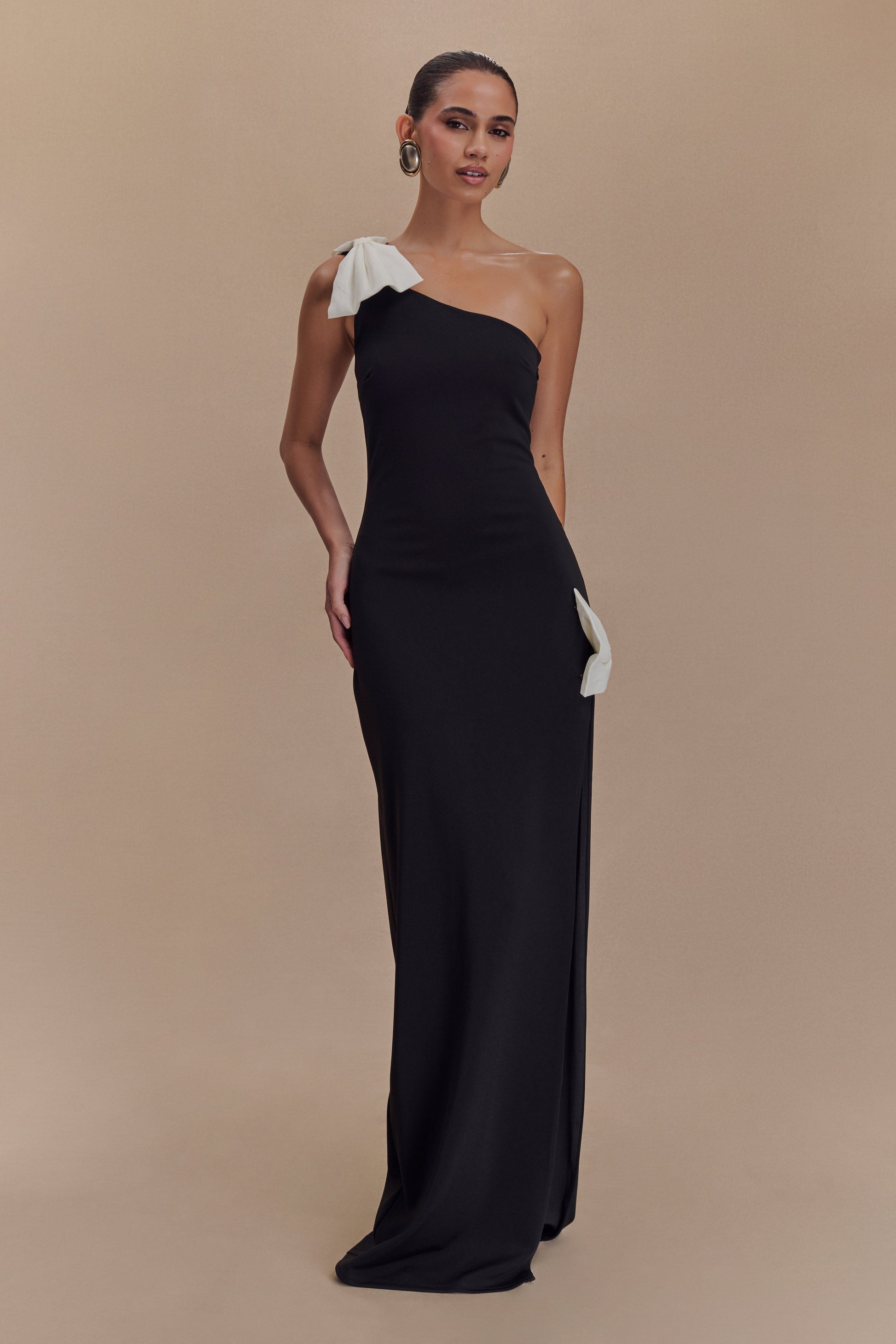 Hallie One Shoulder Bow Maxi Dress - Black/White #5