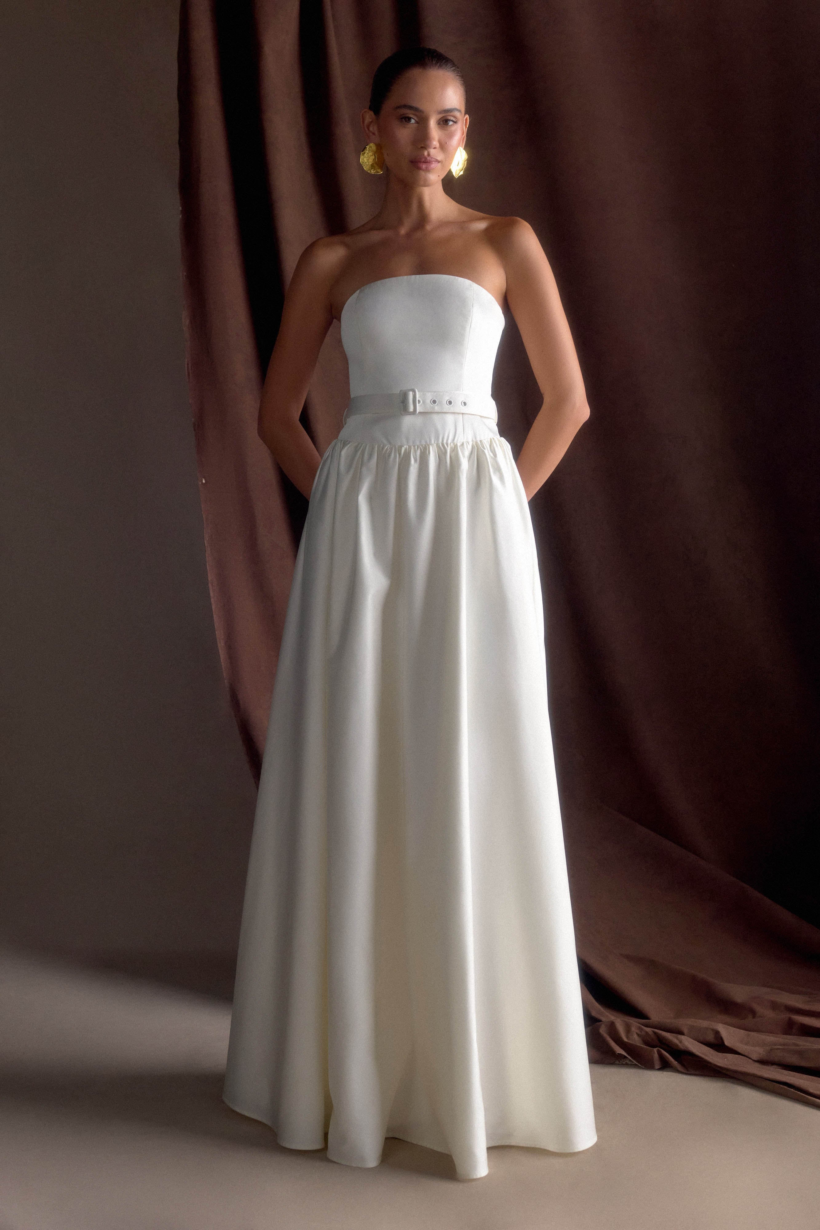 Florence Strapless Belted Maxi Dress – White Robes de mariée The Wedding Explorer