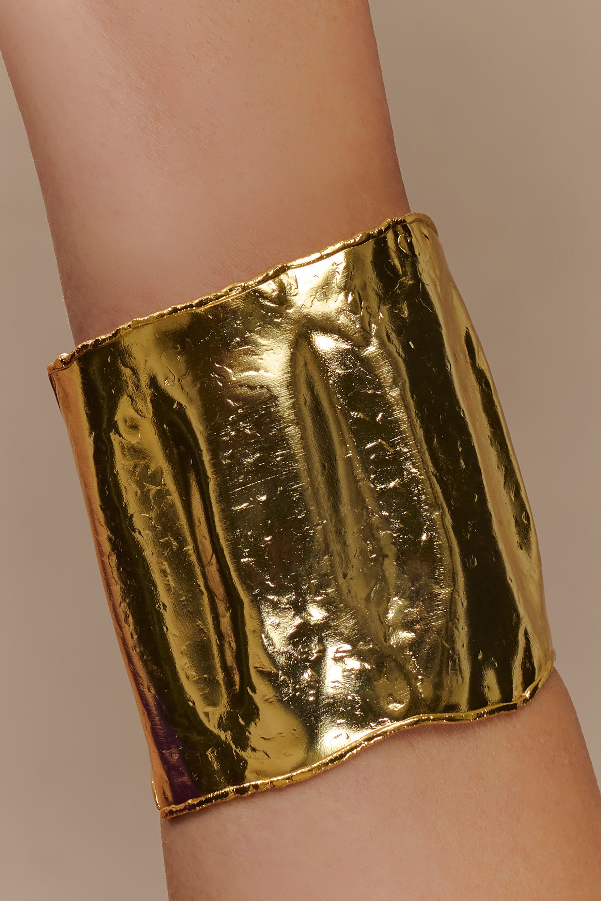 Ilania Textured Bangle - Gold #3