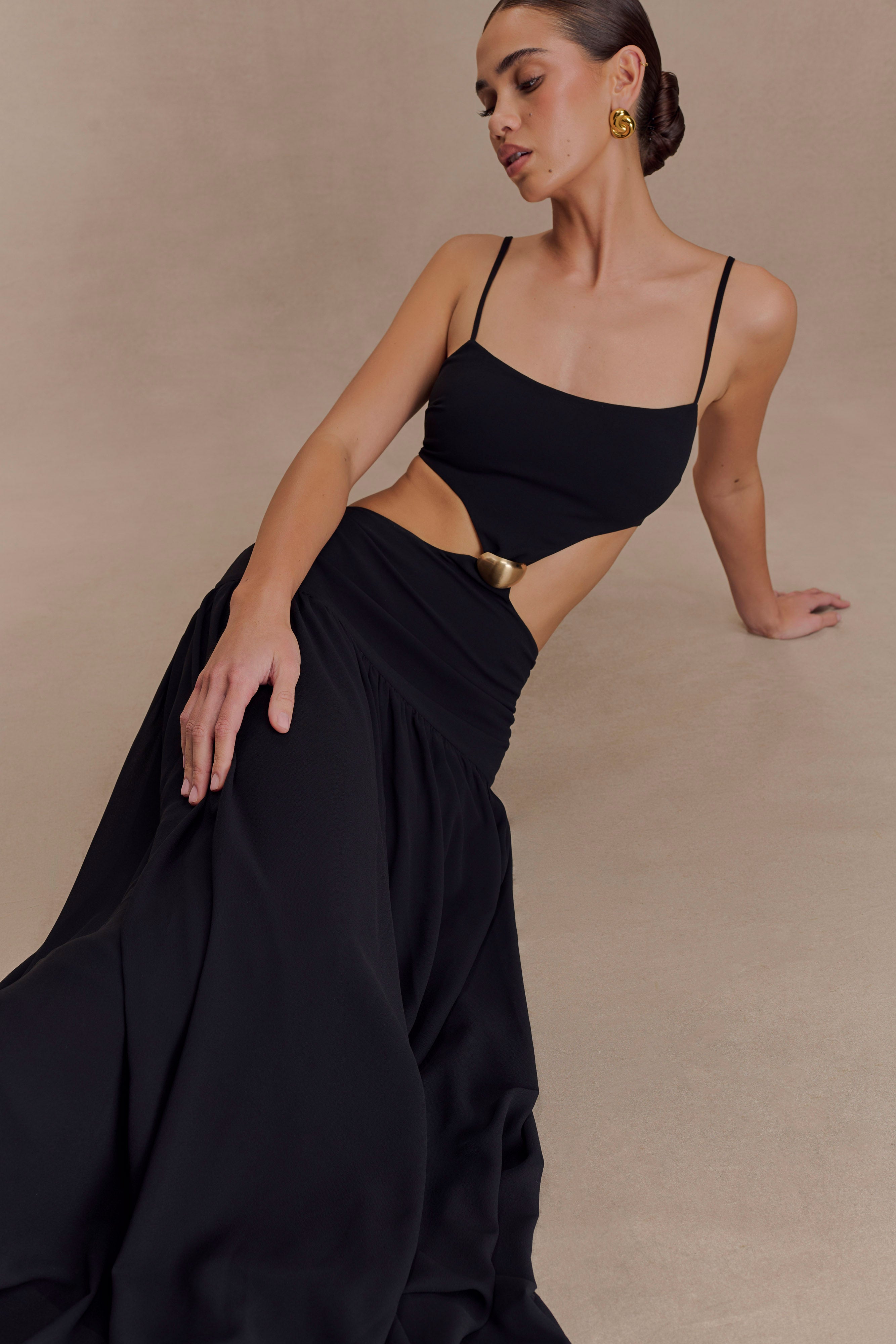 Georgina Chiffon Midi Dress - Black | MESHKI UK