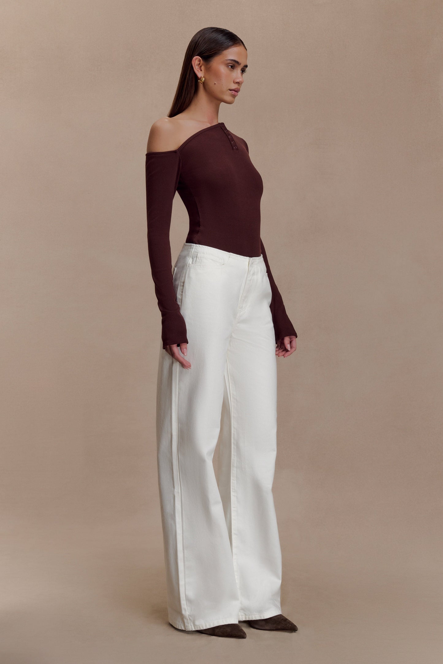 Maelle Off Shoulder Long Sleeve Top - Deep Chocolate