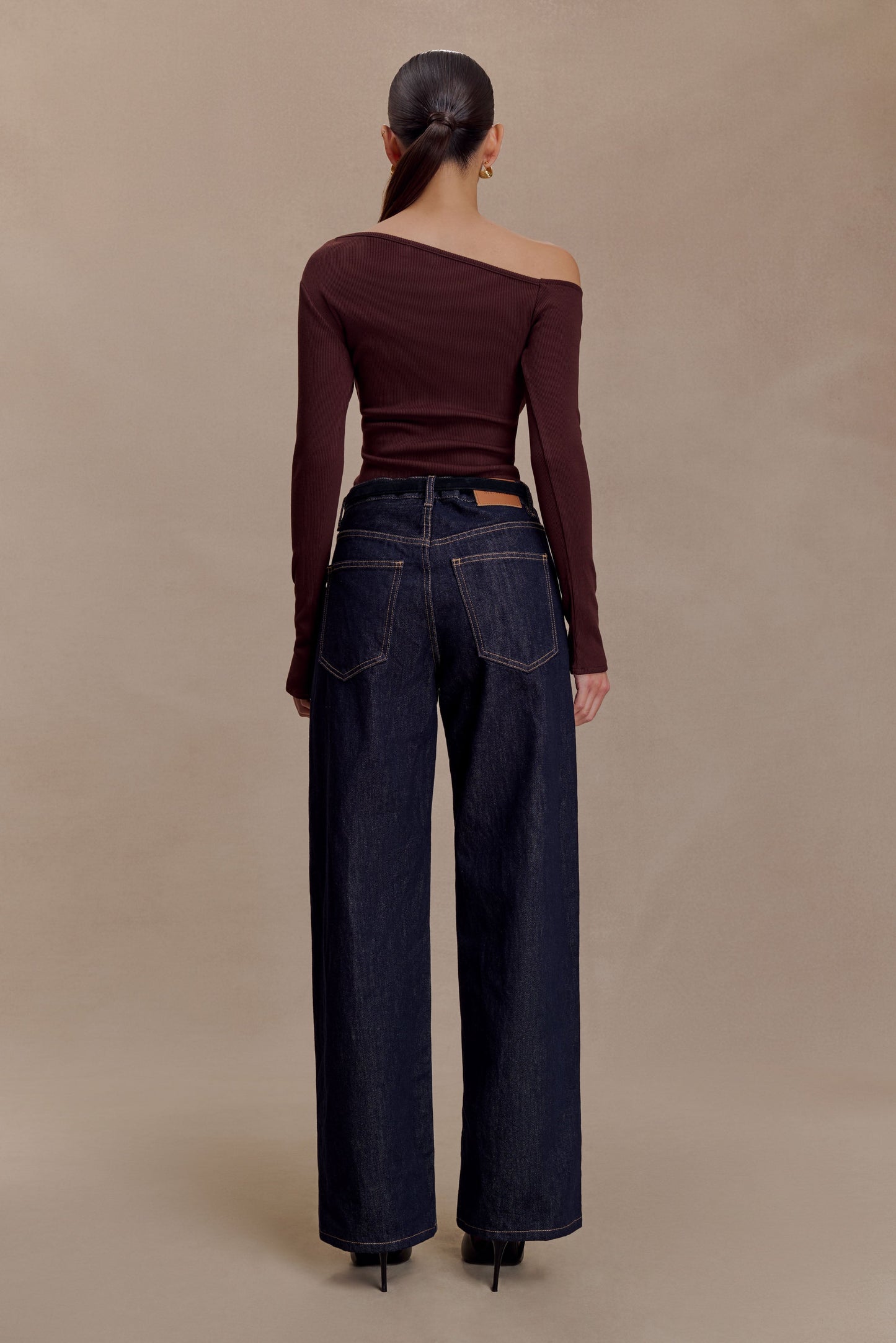 Maelle Off Shoulder Long Sleeve Top - Deep Chocolate