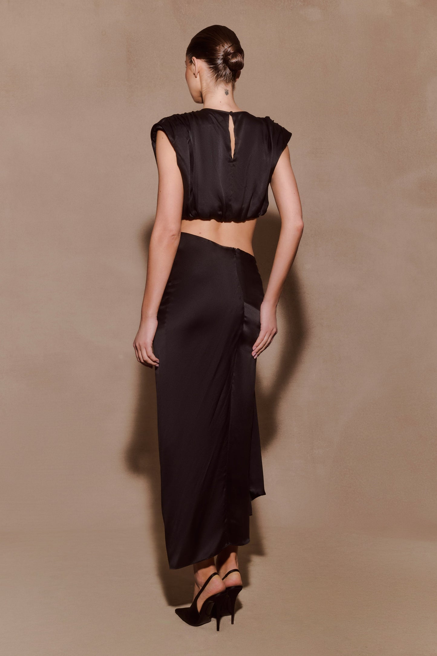 Zendaya Silk Midi Skirt - Black