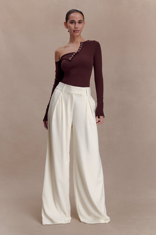 Maelle Off Shoulder Long Sleeve Top - Deep Chocolate