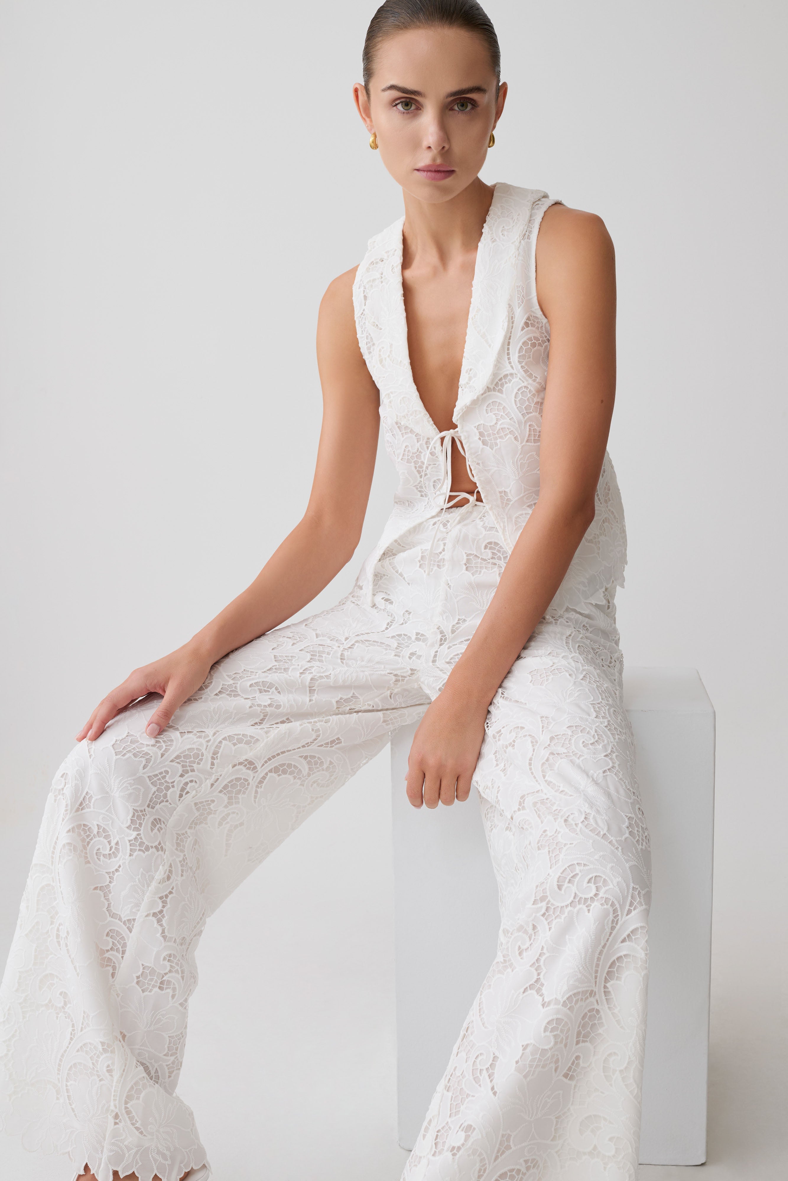 Tessa Broderie Straight Leg Pants - White | MESHKI UK