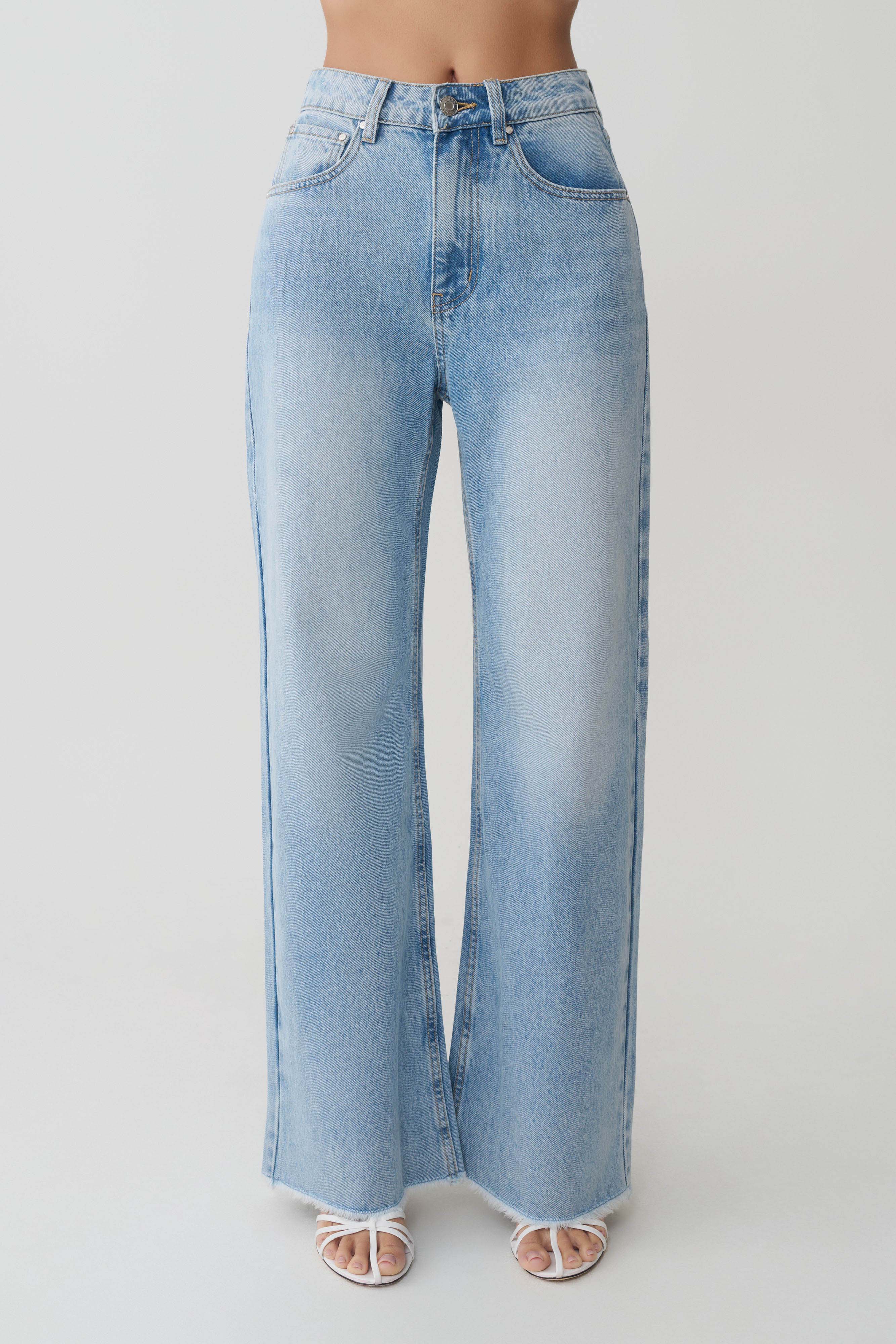 Sebastian Straight Leg Denim Jeans With Fray Hem - Washed Light