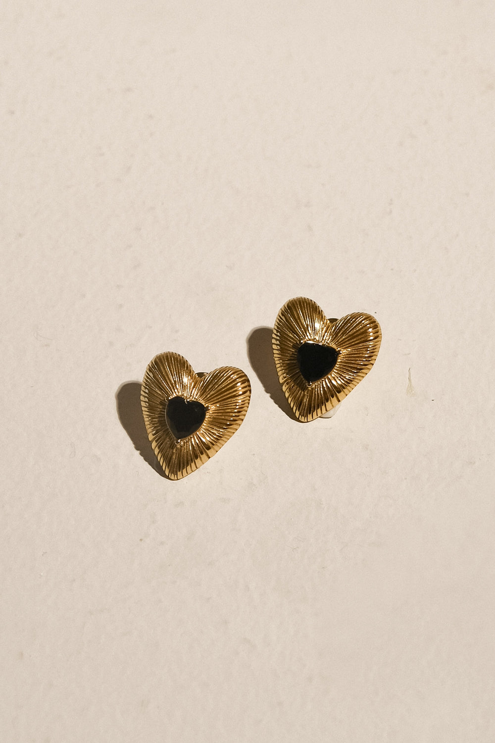 Amore Heart Earrings - Gold